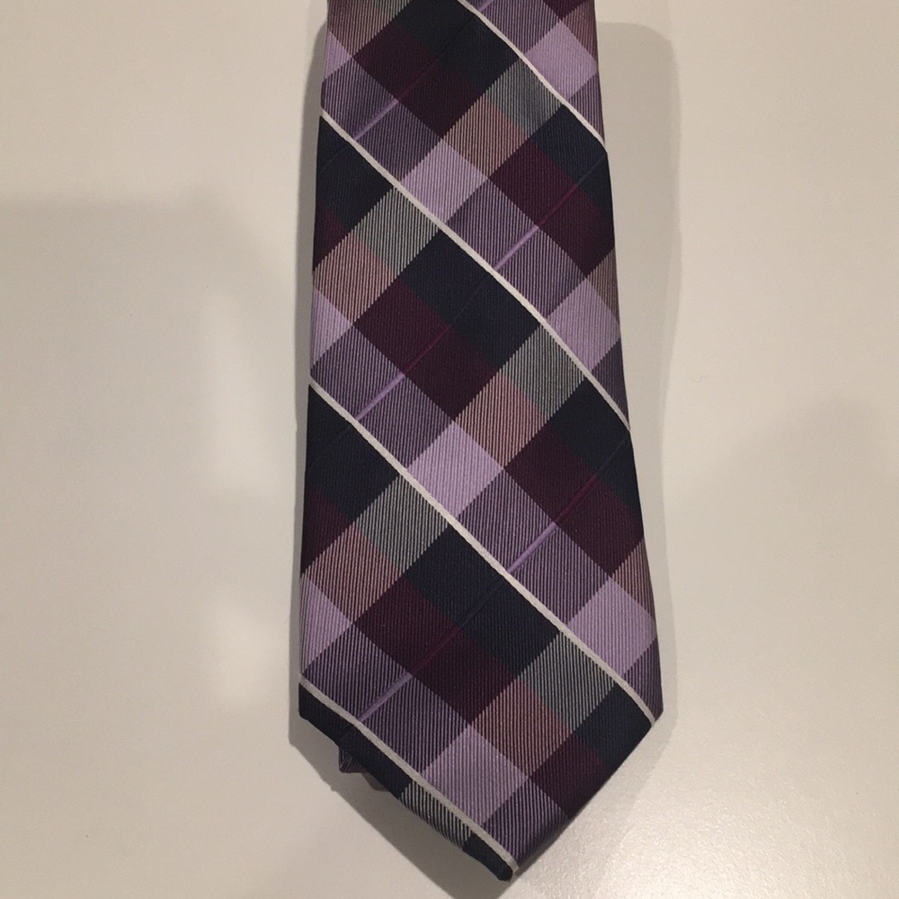 5/$25 Perry Ellis tie. Reg width & length